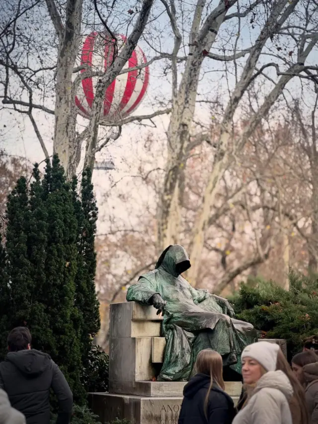 Highlights from three days in Budapest for the main grid feed. #danubetrip2025
#vajdahunyadcastle #anonymus #goulash #christmasmarket #fishermansbastion #budapest #budacastlecave #cavechurch #szimplakert #centralgrandcafe #centralmarkethall #ststephenscathedral #ervinszabolibrary